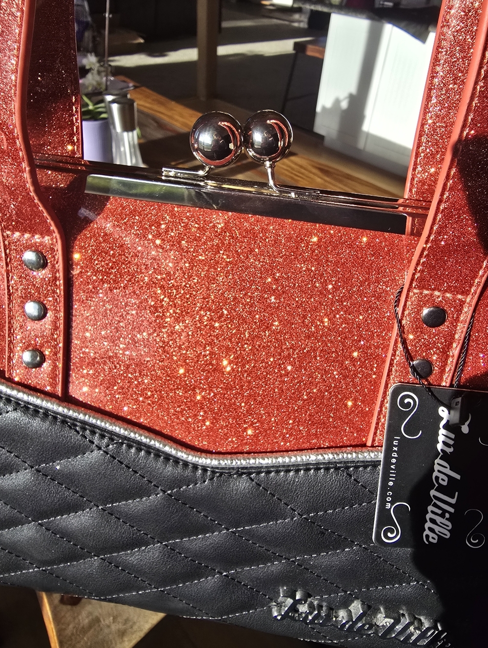 Brand New! Glittery Coral Lux De Ville Silver Clasp Retro/Vintage Inspo Hand Bag - Picture 8 of 12